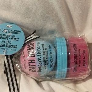 Bath bomb and sugar scrub combo